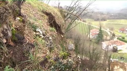 MASSO SI STACCA E SFIORA UNA CASA