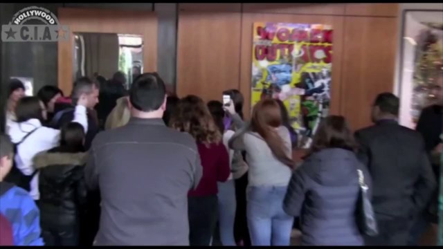 Harry Styles and Kendall Jenner Caught Leaving A Hotel Gets Swarmed By Fans and Paparazzi