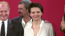 Chili: Binoche et Banderas rencontrent les mineurs rescapés