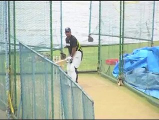 Dhoni 4th fastest to score 8000 runs