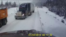 Collision évitée de justesse entre deux camions