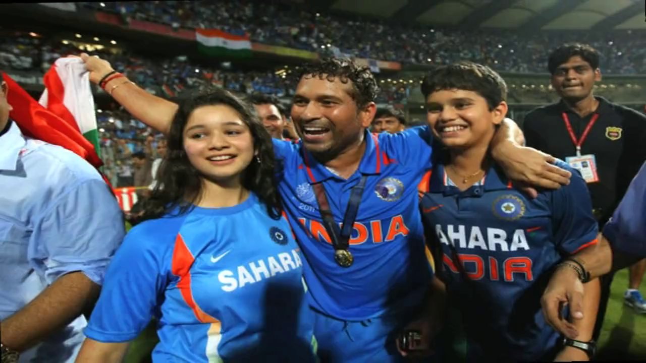 Tendulkar clarifies his daughter has no twitter account
