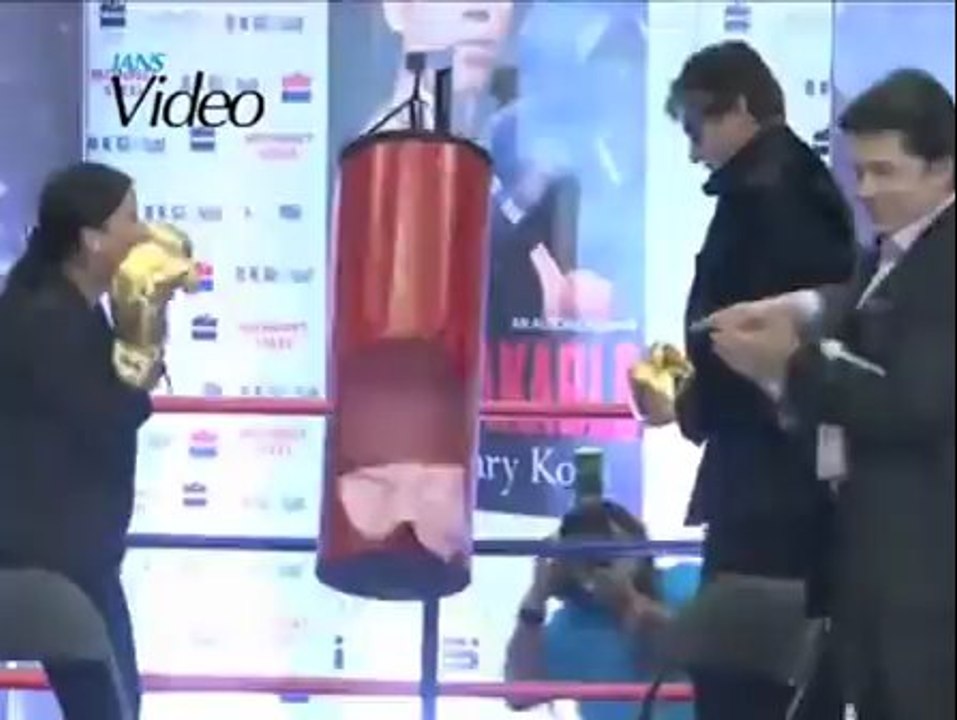 Amitabh Bachchan in boxing ring