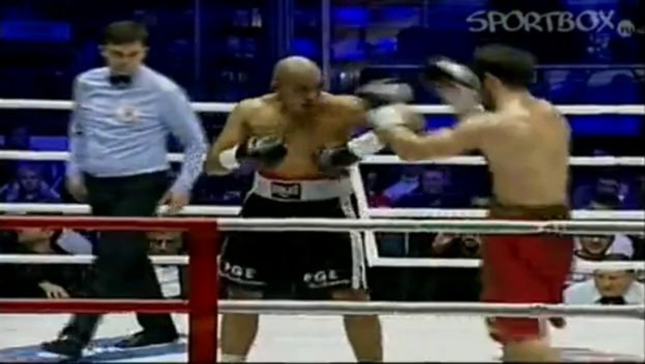 Murat Gassiyev tegen Ismail Abdoul (01-01-2014)