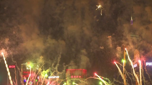 Hong Kong fête l'année du cheval avec des feux d'artifice