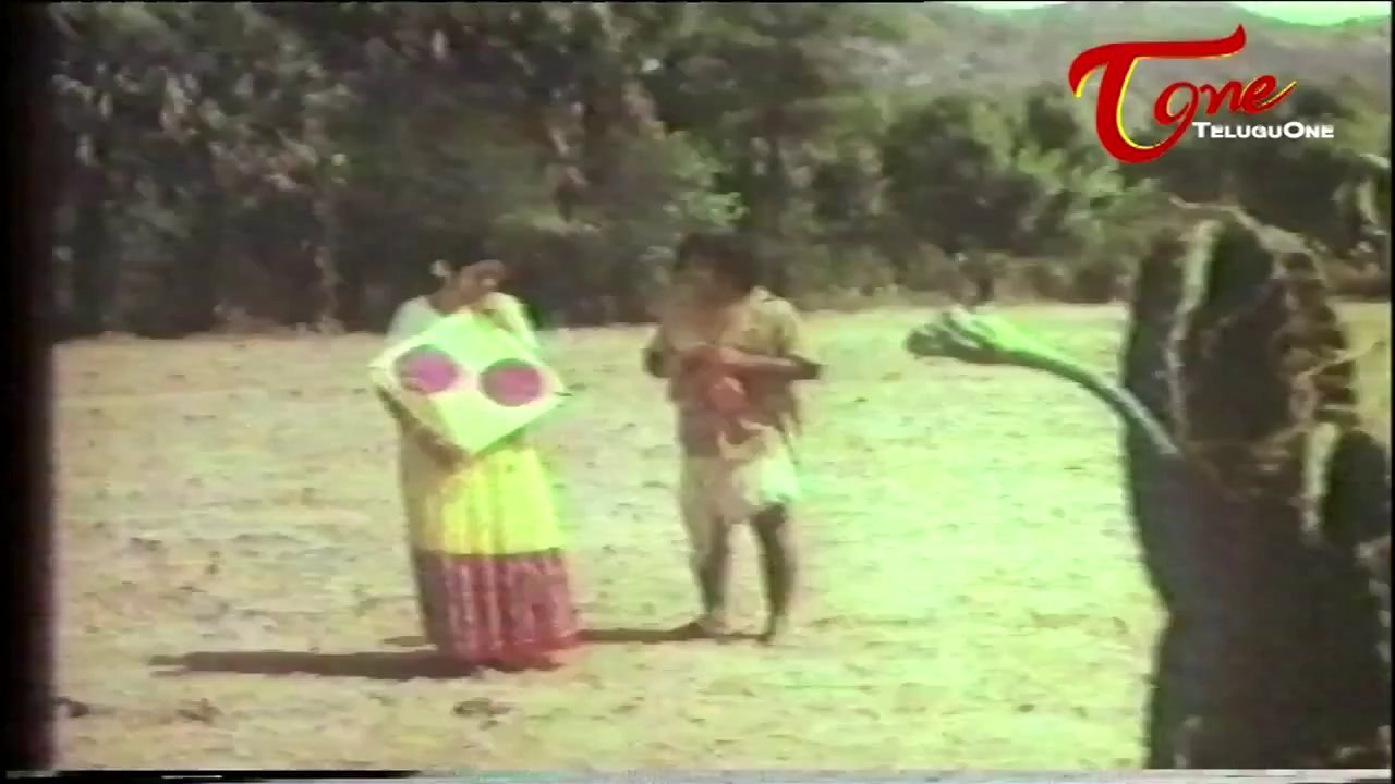 Padaharella Vayasu Comedy Scene   Sridevi fell in Love