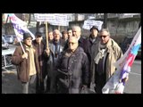 Napoli - La protesta dei pensionati davanti alla sede Rai (30.01.14)