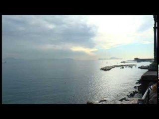 Napoli - Maltempo, il Vesuvio innevato (26.01.14)