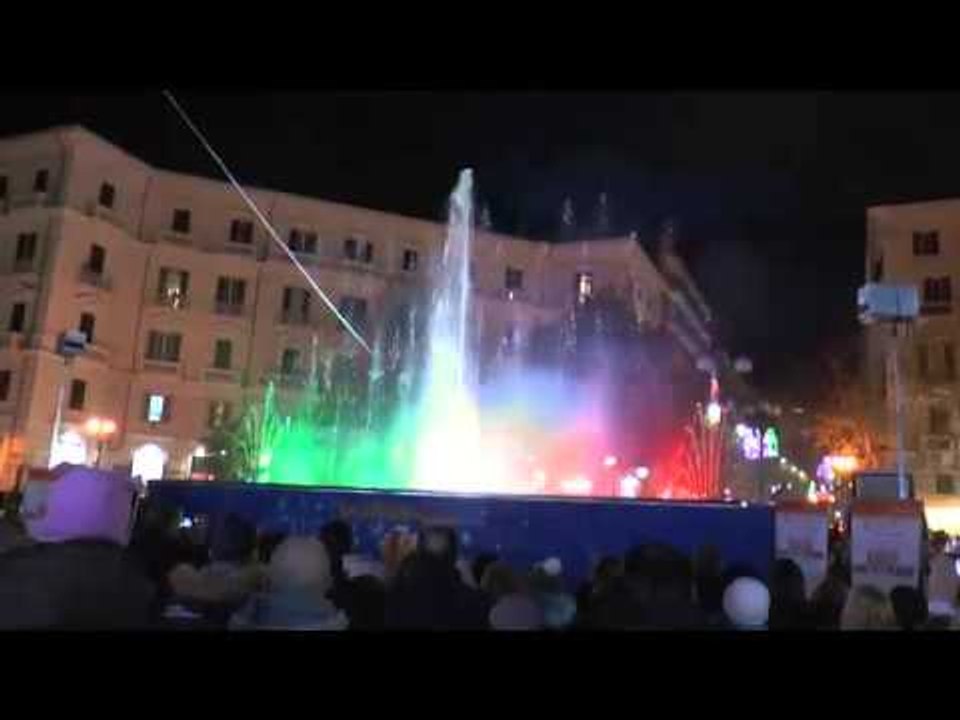 Napoli - Befana - Giochi di luci in piazza Vanvitelli -1- (05.01.14)