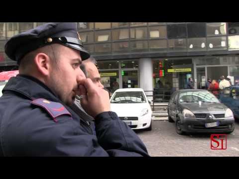 Napoli - Rapina da 140mila euro con sparatoria all'Ufficio Postale -2- (02.01.14)