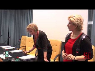 Скачать видео: Napoli - Ascom, forum contro la violenza sulle donne -3- (18.12.13)