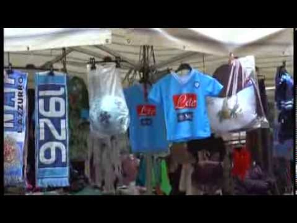 Napoli - Natale, crollano consumi: l'opinione dei commercianti (19.12.13)