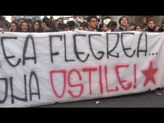 Napoli - Studenti e precari in corteo -1- (17.12.13)