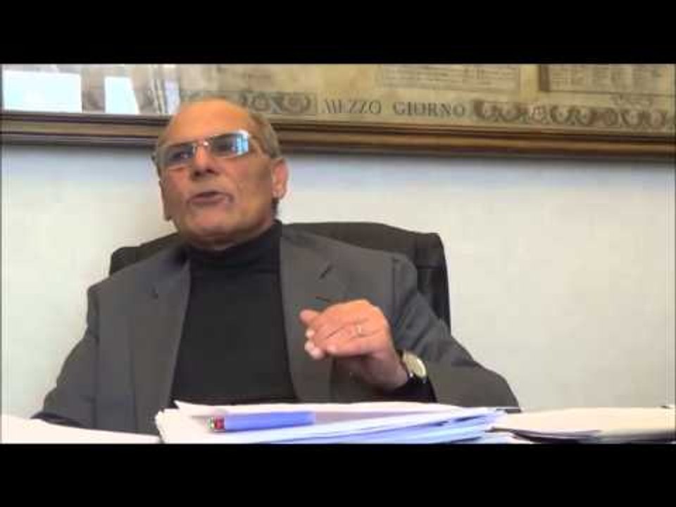 Aversa (CE) - Lo stipendio del sindaco (16.12.13)