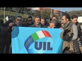 Napoli - Lavoratori Security Service bloccano traffico a Fuorigrotta -live- (12.12.13)