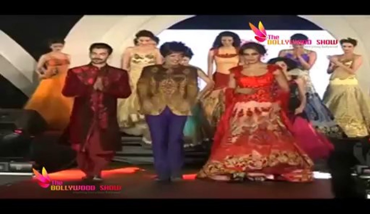 Rohit Verma's Fashion Show | Bipasha Basu, Neil Nitin Mukesh Showstopper !