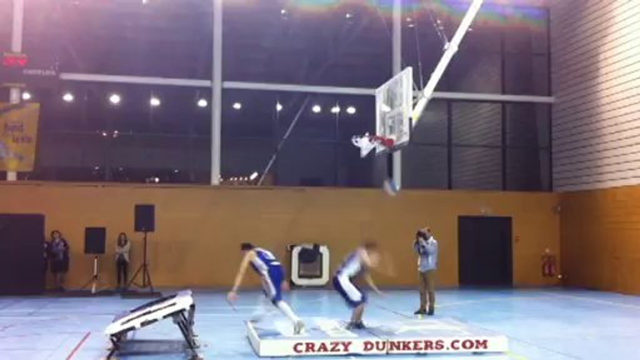 Le show des Crazy Dunkers à Privas