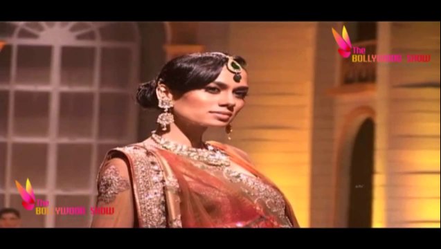 Ravishing Models Seductive Ramp Walk at Bridal Fashion Week