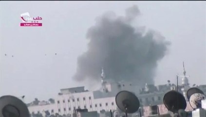 Syrie : des barils d'explosifs largués par le régime font 85 morts à Alep