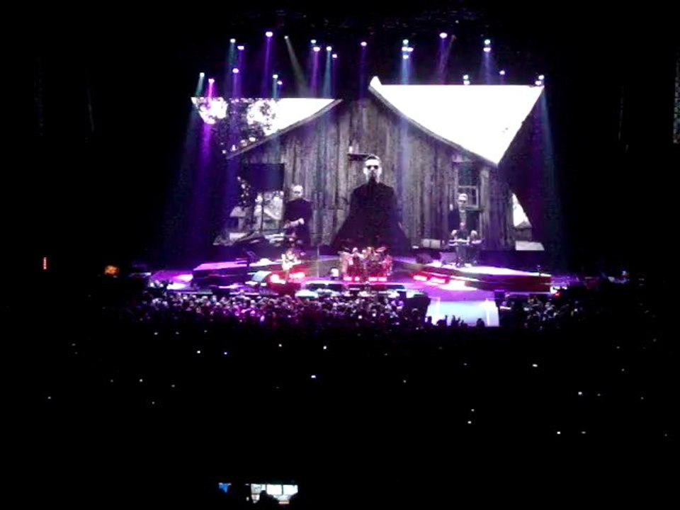 Depeche Mode - Heaven - Zenith Strasbourg 2-02-2013 .