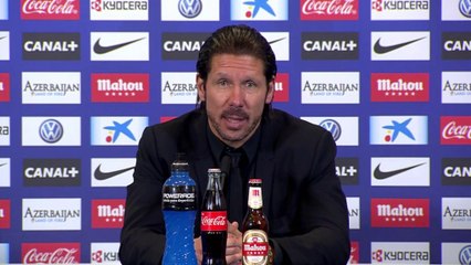 Diego Simeone homenajea a Luis Aragonés