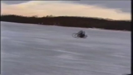 Drifting Motorcycle - Freestyle In The Snow