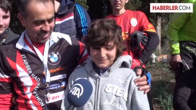 Bisiklet tutkunları, Tuncel Kurtiz Anısına Pedal Çevirdi