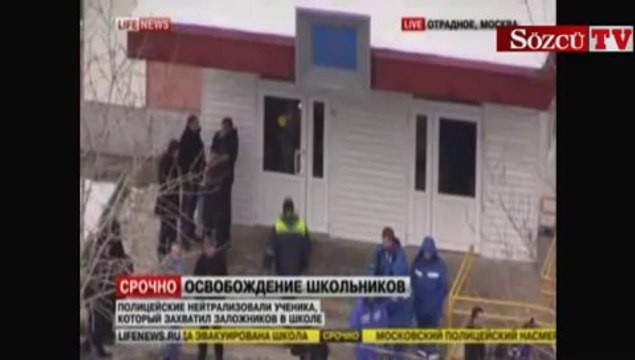 Moskova'daki okul baskınında 1 öğretmen ve 1 polis öldü