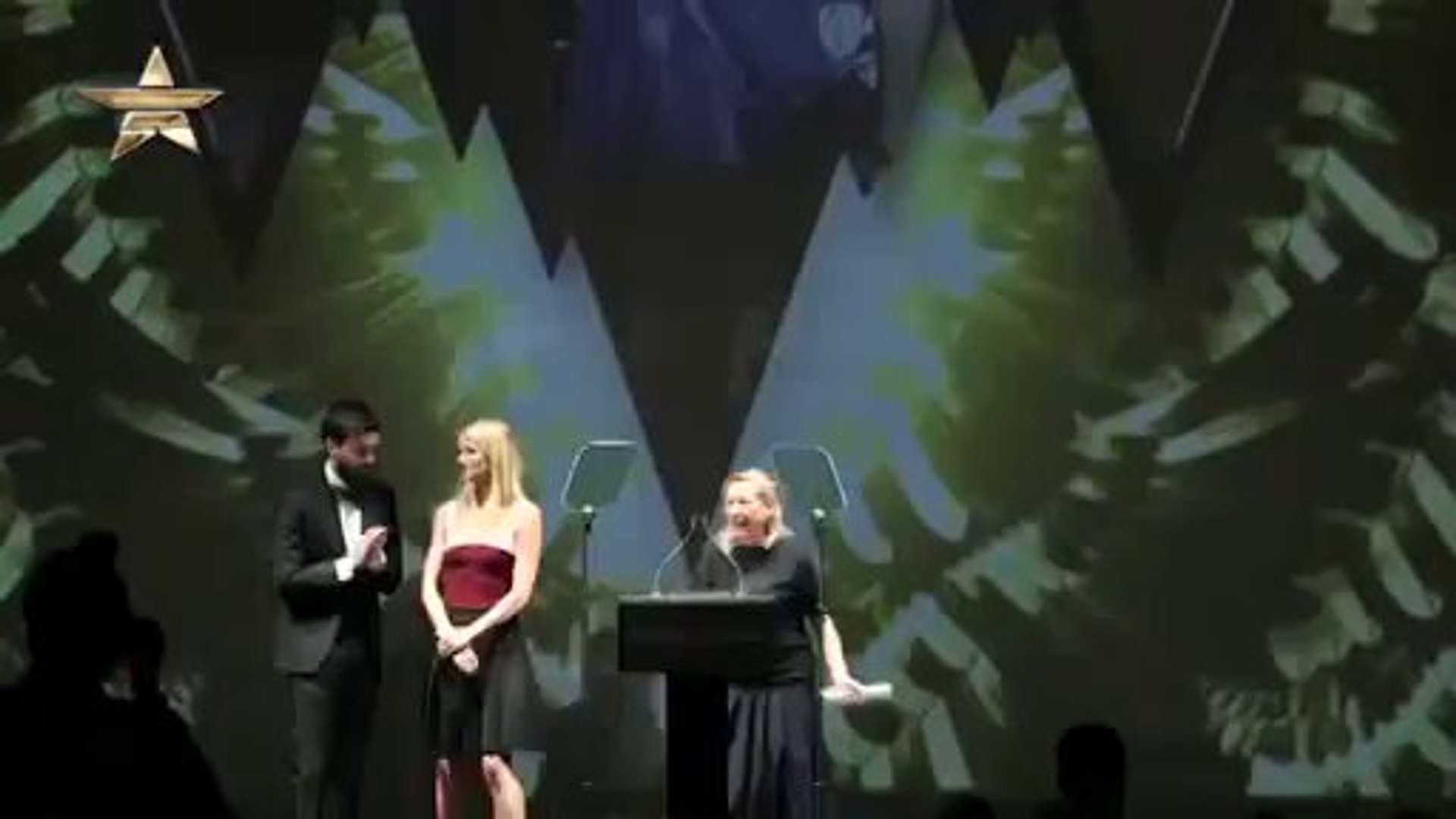 ⁣Events BRITISH FASHION AWARDS 2013 Highlights 42278 NM_clip22