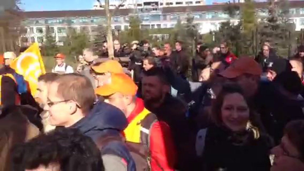 Manifestation des salariés de Continentale Nutrition à Montrouge