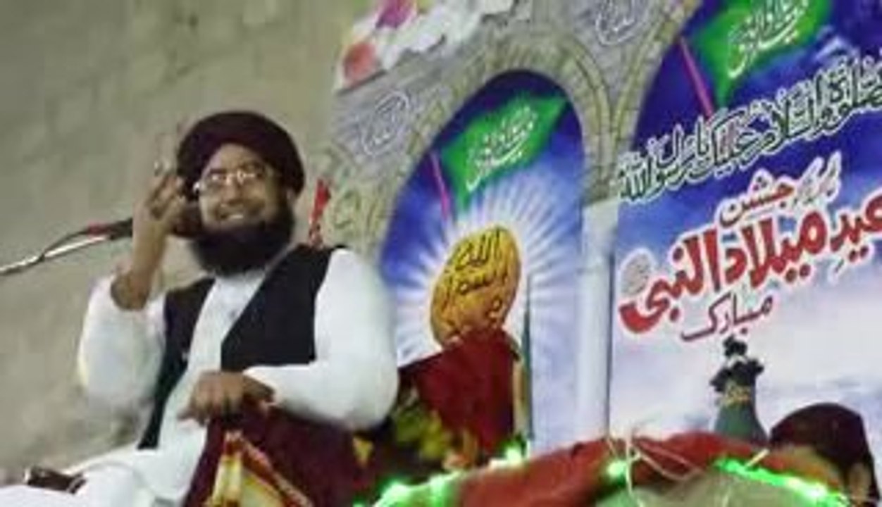 Sunni bhi Sahaba ikram Alahayhim ur Rizwan ki Terha Munafiqon (wahabro Deobandro minhajews) say muhabbat nahi karta... Allama Sultan Ahmed Madni