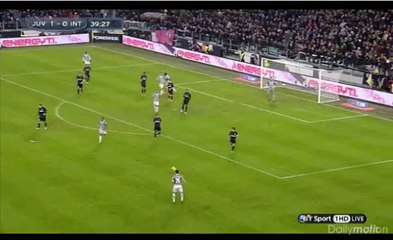 il Tunnel di Vidal su Alvarez durante Juventus-Inter [02-02-2014]