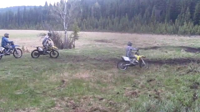 Dirtbike Mud Fight 2012! Rm 250 vs Rm 144 vs Rm 125 vs Yz 125 PART 1