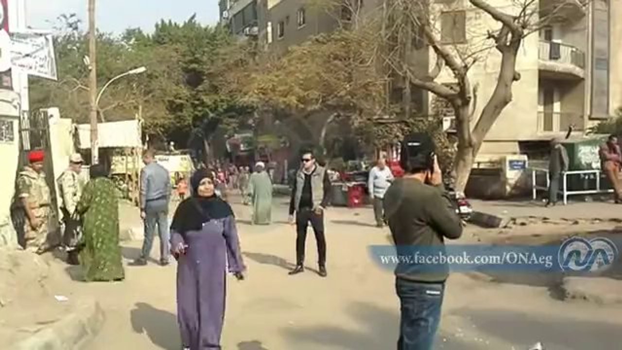 الشرطة والشعب إيد واحدة  هتافات الناخبين أمام لجنة بالهرم