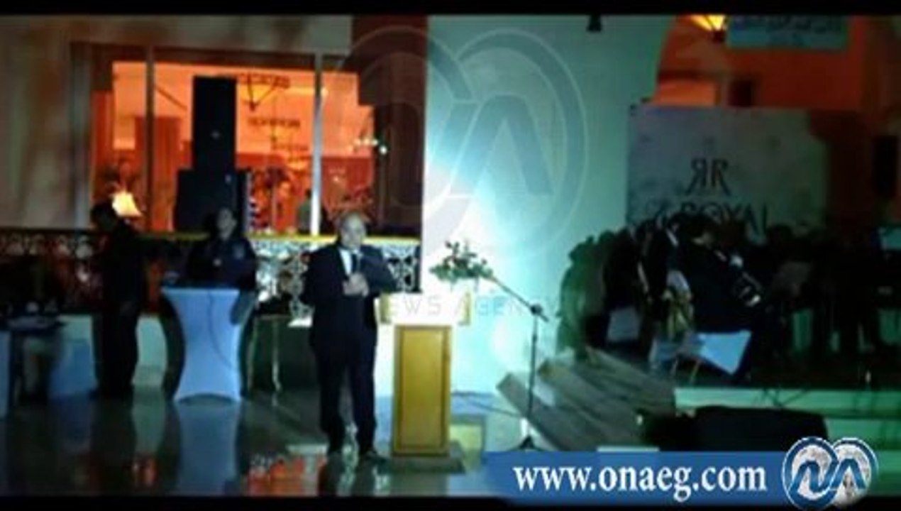 تكريم طاهر أبو زيد ببينالي "شرم الشيخ" للفنون وشارك مجموعة من الفنانين