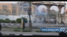 طلاب الإخوان يطلقون الألعاب النارية بإتجاه قوات الأمن بمدينة الجامعية