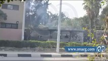 طلاب الإخوان يطلقون الألعاب النارية علي قوات الأمن أمام جامعة الأزهر