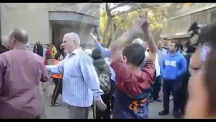 اهالى شارع المحروسة يهتفون للجيش والشرطة