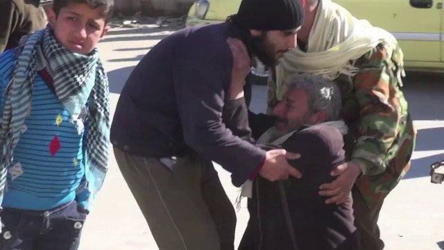 Syrian regime barrel bomb raids kill dozens on Aleppo