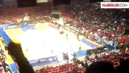 Fenerbahçe Tribünleri "Ali İsmail Korkmaz" Tezahüratı Yaptı