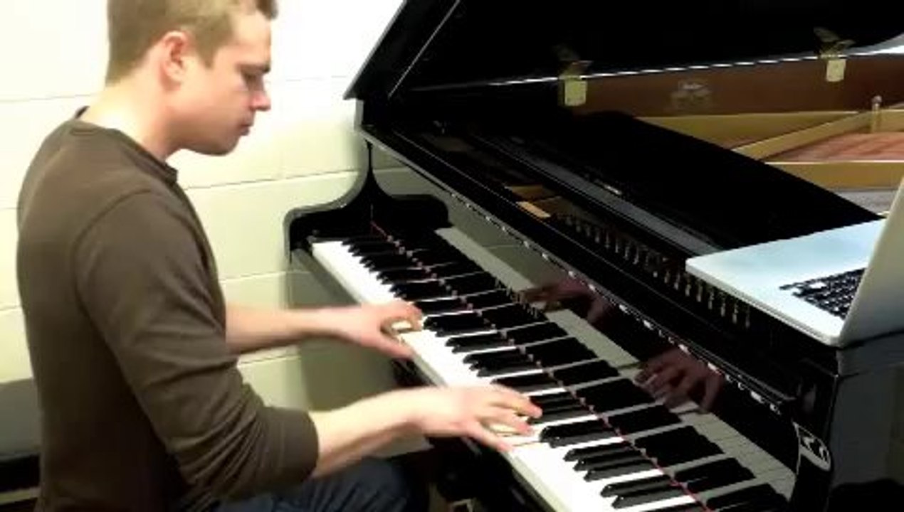 "What's my Name" - Rihanna and Drake - Piano Cover by Zach Evans