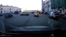 Se garer en Russie en roulant.. Le PIRE Créneau de votre vie!!