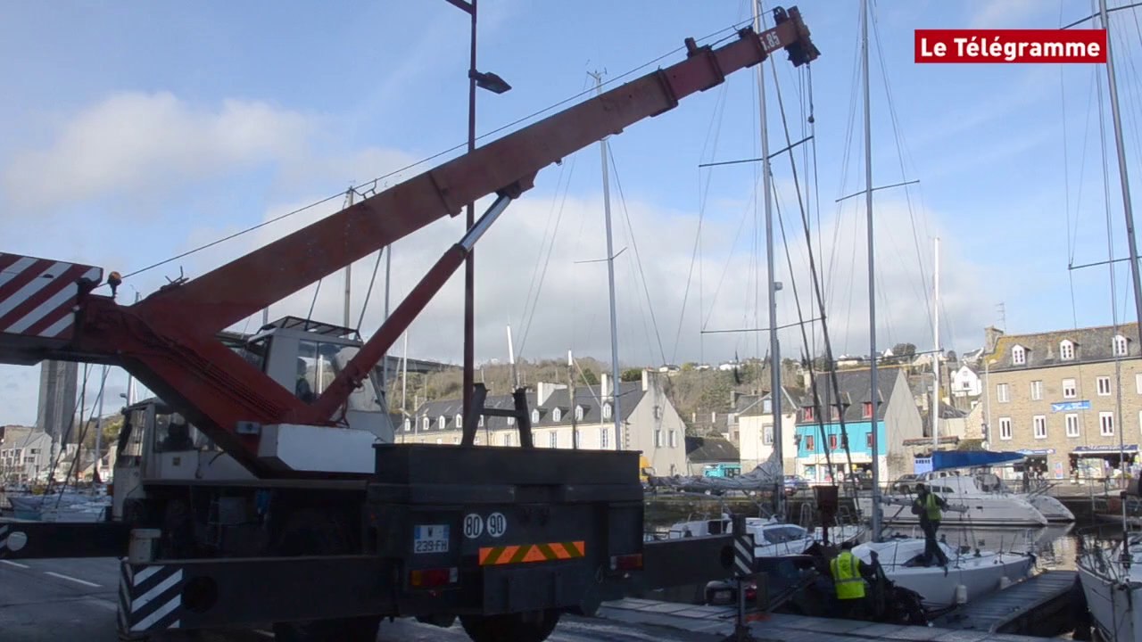 Saint-Brieuc. La voiture finit sa course... entre deux bateaux