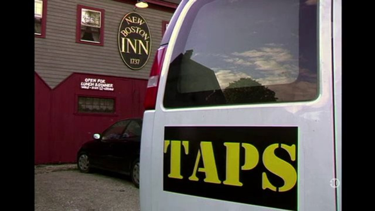 Les traqueurs de fantômes [VF] - S01E09 - Des orbes dans l'auberge