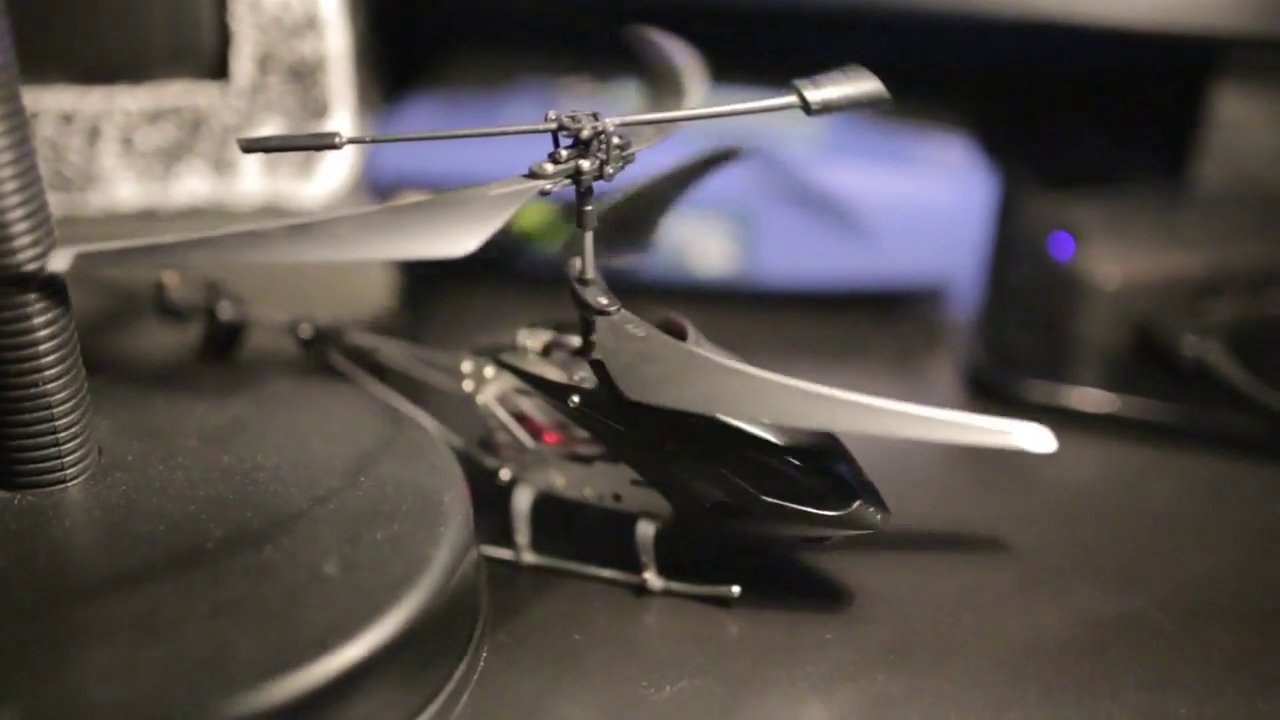 Effet d'optique impressionnant sur des pales d’hélicoptère!