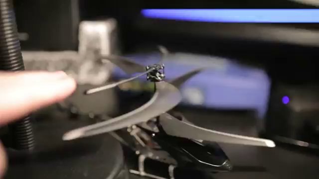 Effet d'optique avec les pales d'un hélicoptère RC