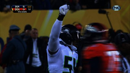 Wagner brings down Thomas short of the 1st down