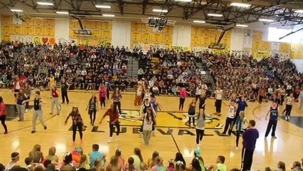 Senior Class Dance from Jan. 30 Sweetheart Assembly