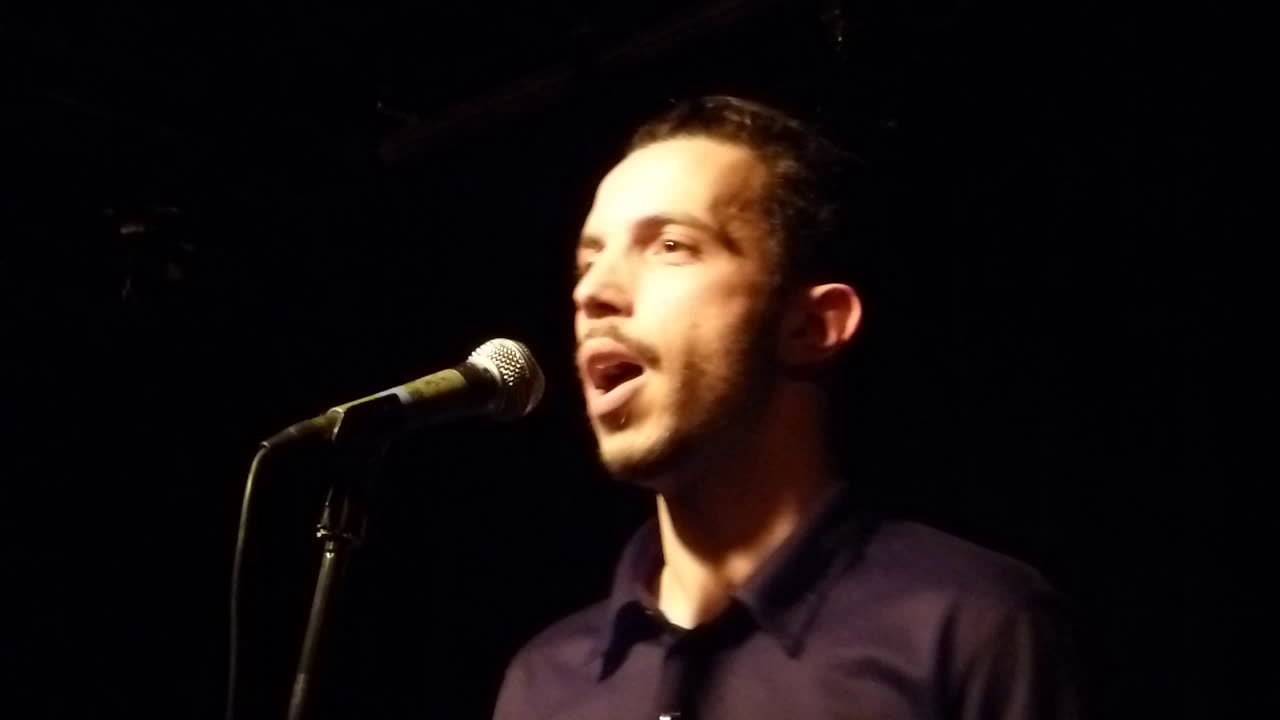 Zohair  à l'ombre des buildings