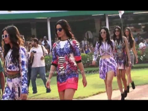 Ex-lovers Akshay Kumar and Ranveena Tandon come together at McDowell Signature Indian Derby 2014